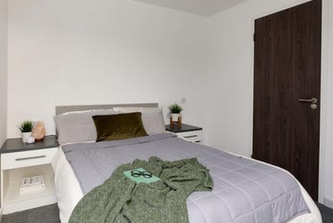 1 bed studio, Ebrington Street, City Centre, Plymouth, PL49AQ - Image 1